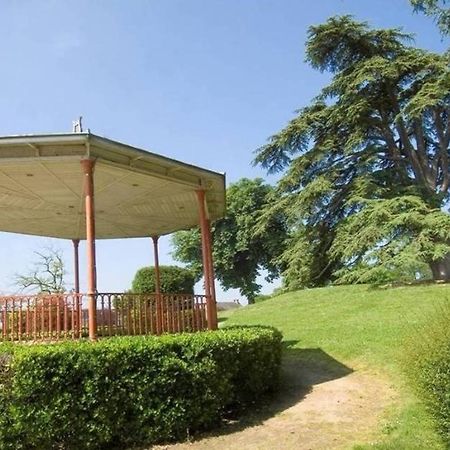 Number 22 - Le Dorat - Apartment One With Garden & Free Parking Luaran gambar