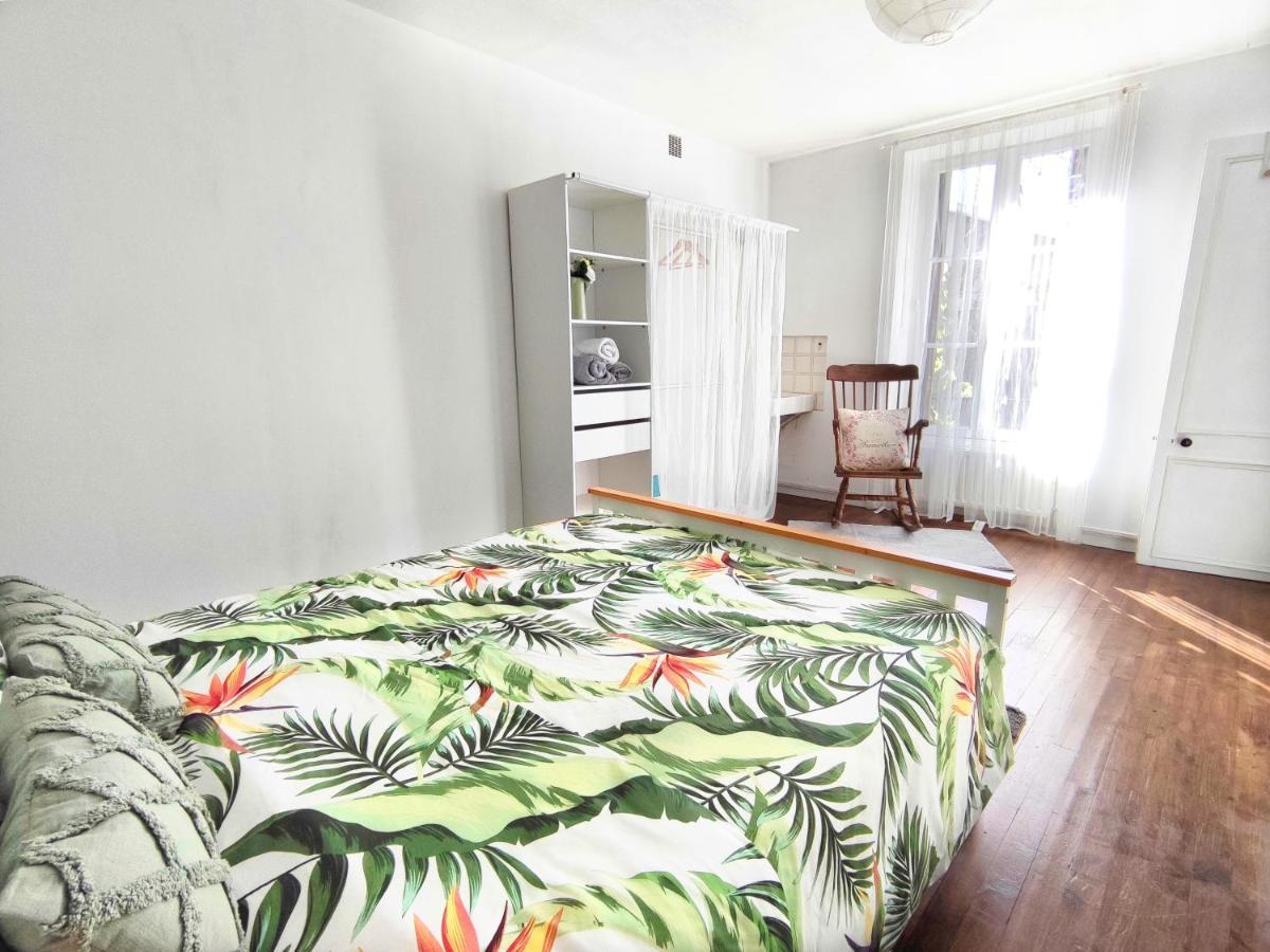 Number 22 - Le Dorat - Apartment One With Garden & Free Parking Luaran gambar