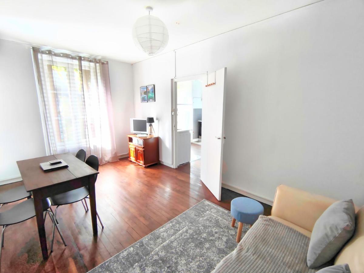 Number 22 - Le Dorat - Apartment One With Garden & Free Parking Luaran gambar