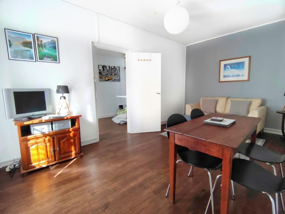 Number 22 - Le Dorat - Apartment One With Garden & Free Parking Luaran gambar