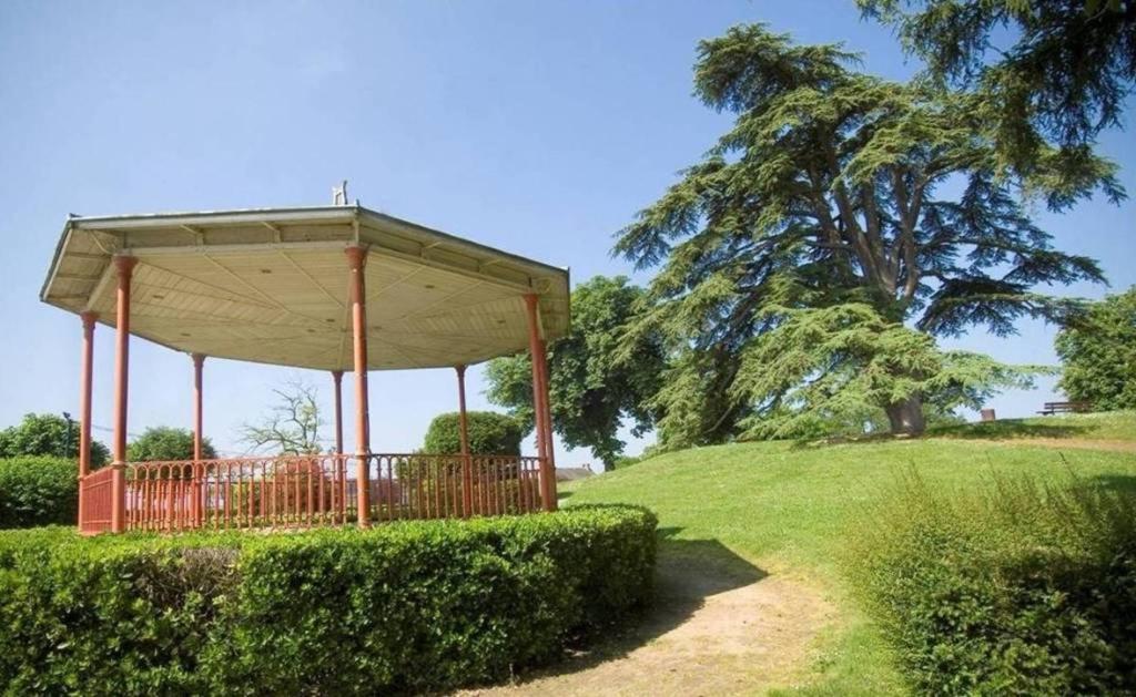 Number 22 - Le Dorat - Apartment One With Garden & Free Parking Luaran gambar